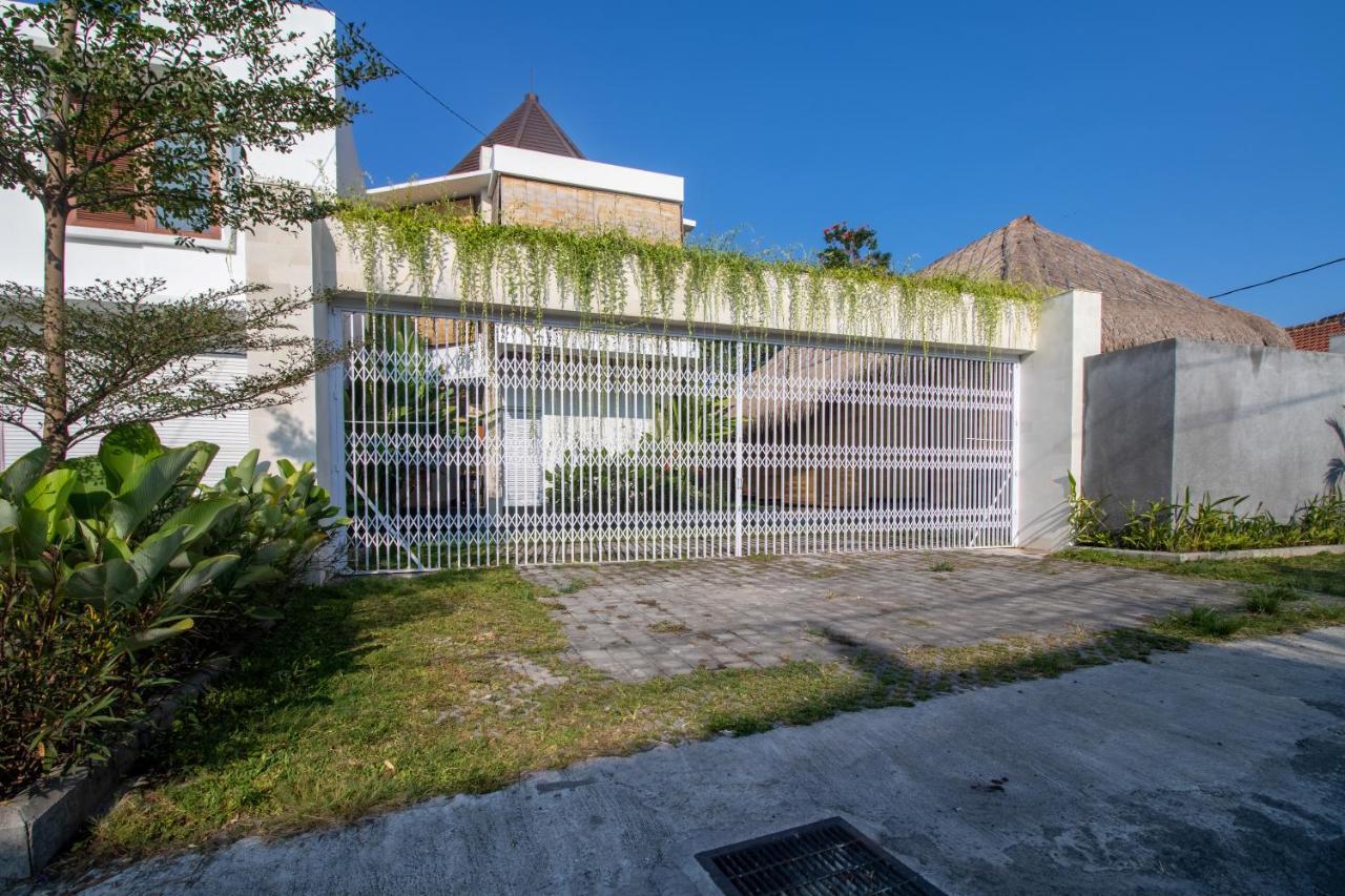 Готель Sayang Sanur Terrace House Екстер'єр фото